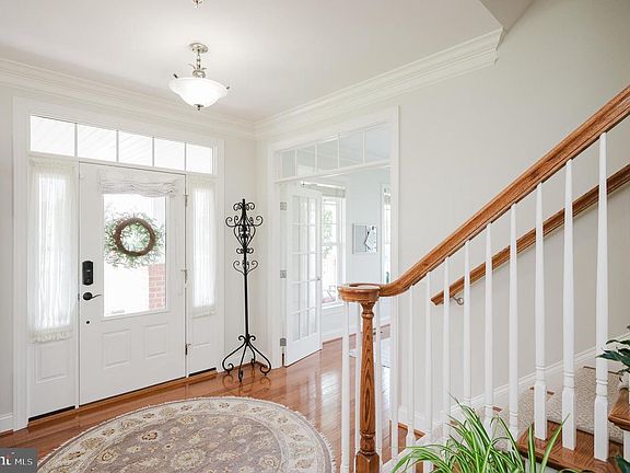 2nd image of 207 Thomas White Blvd