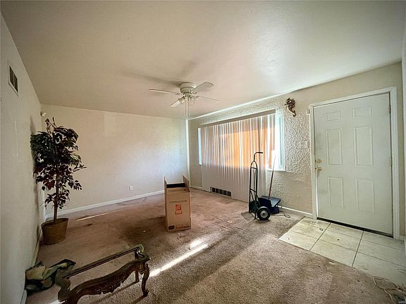 3rd image of 7029 Laupher Ln
