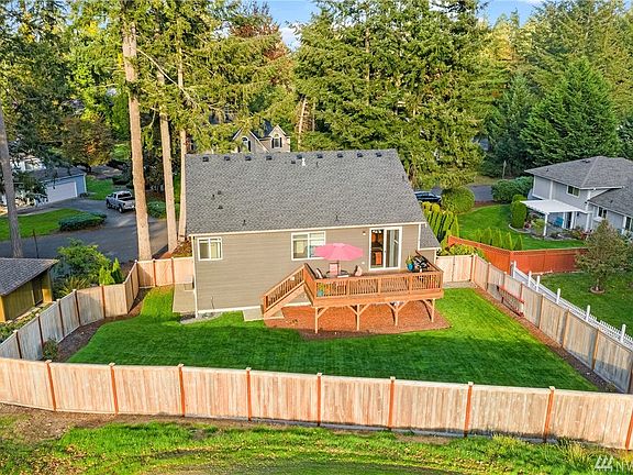 5th image of 7132 Turquoise Dr SW