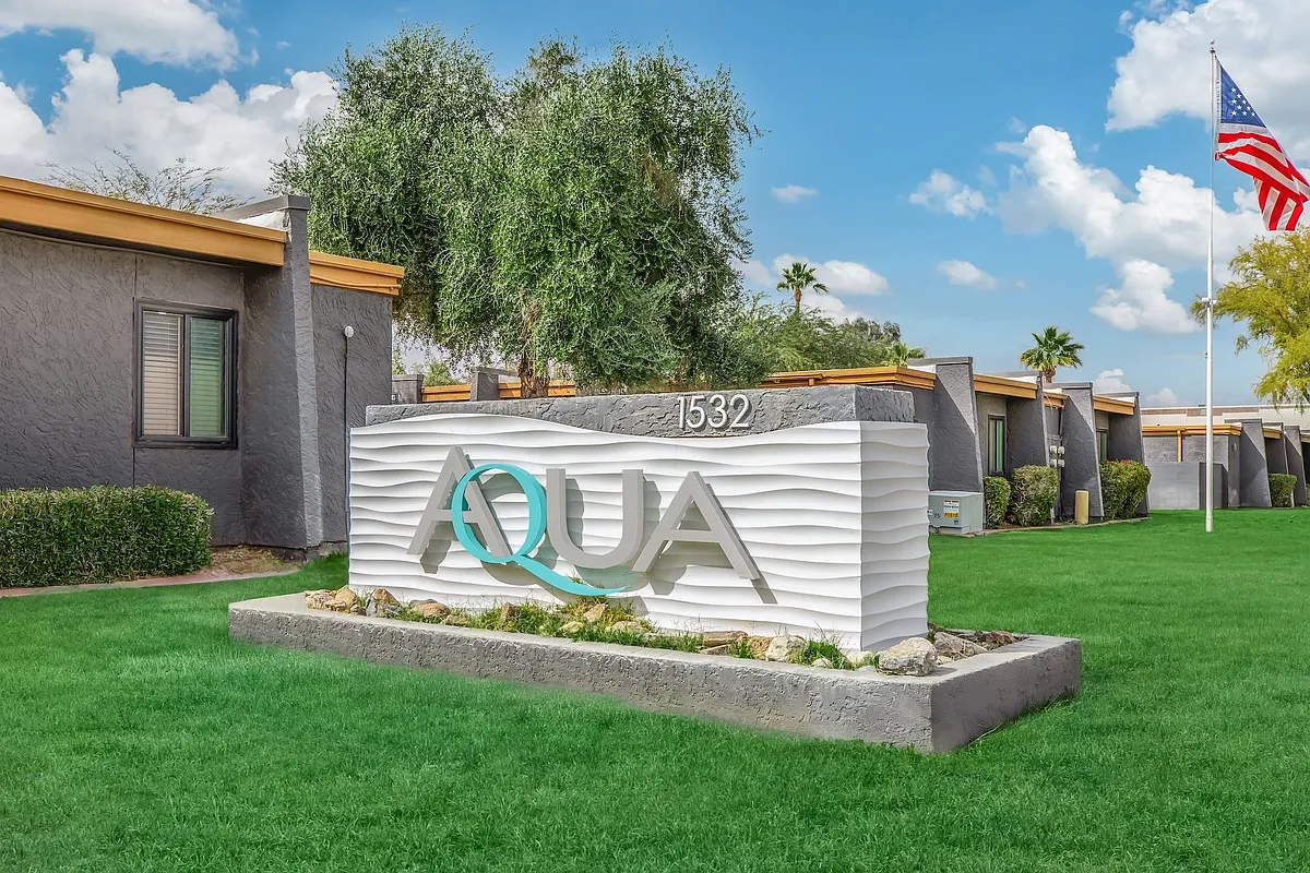 Building Photo - Aqua Apartments