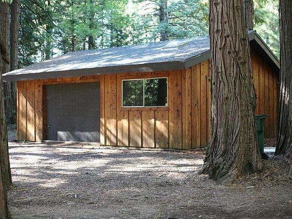 3rd image of 35650 Douglas Fir Ct