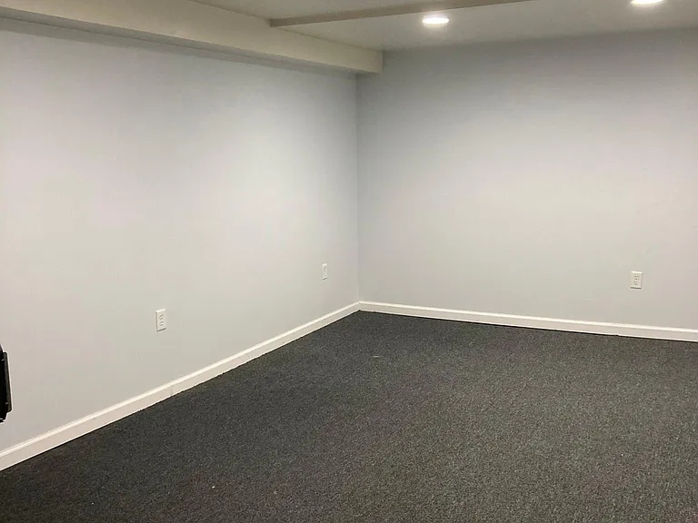 3402 Manassas Dr — Photo 10