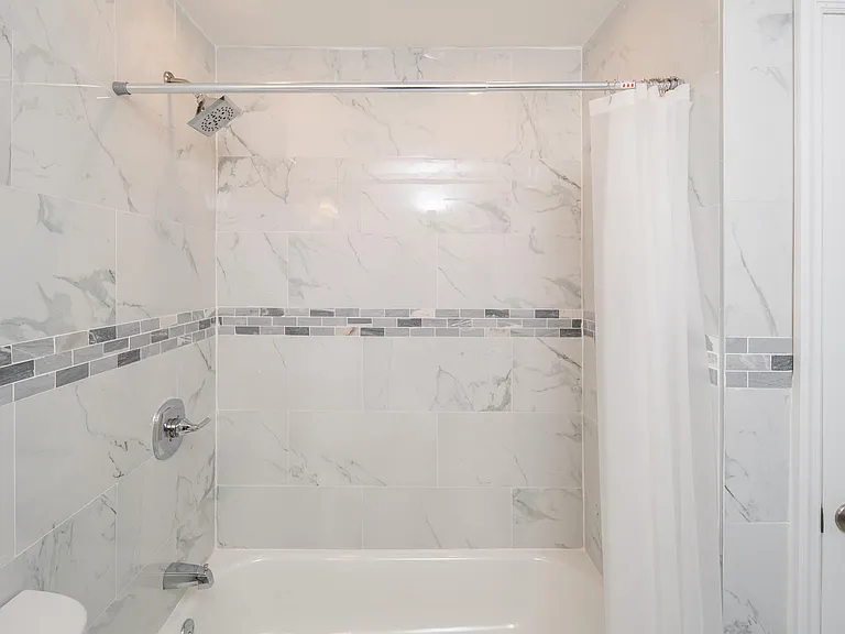 51 14th St #2 — Photo 9