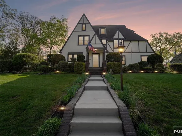 121 Goodwin Ter, Westwood, NJ 07675