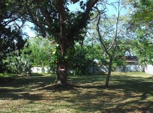 10553 Lake Breeze Dr, Seminole, FL 33772