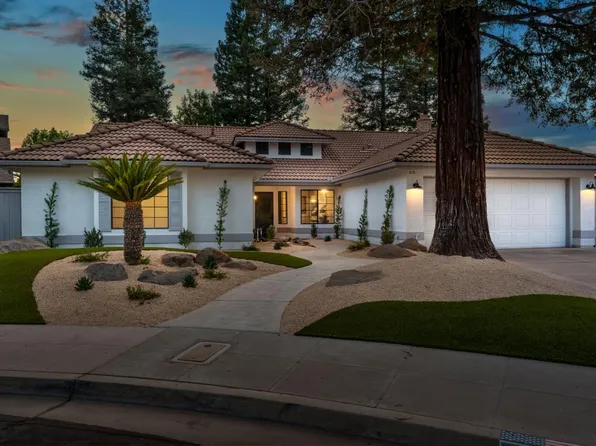 838 E Catalina Cir, Fresno, CA 93730