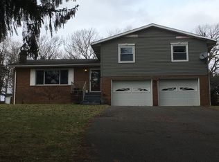 1998 Owings Rd, Shinnston, WV 26431