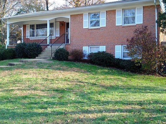 2nd image of 409 Cynthia Ln NE