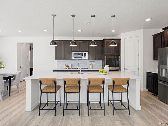 3rd image of 22580 E Rockinghorse Parkway