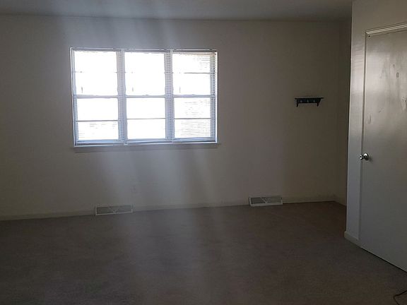 5th image of 6003 N Gregory Dr #B