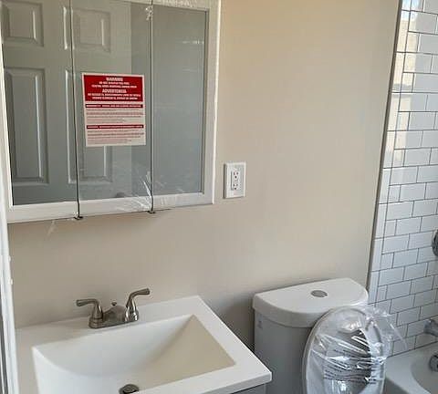 2nd image of 584 Hunterdon St Floor 3