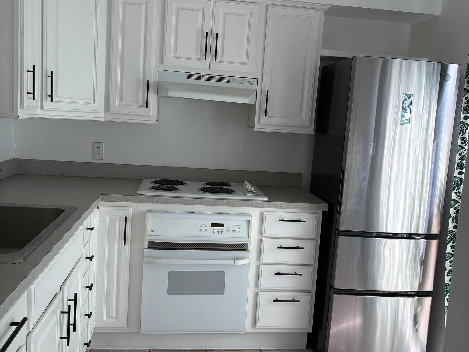 893 Dublin Dr — Photo 2