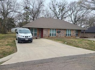 704 Seven Oaks Rd, Bonham, TX 75418