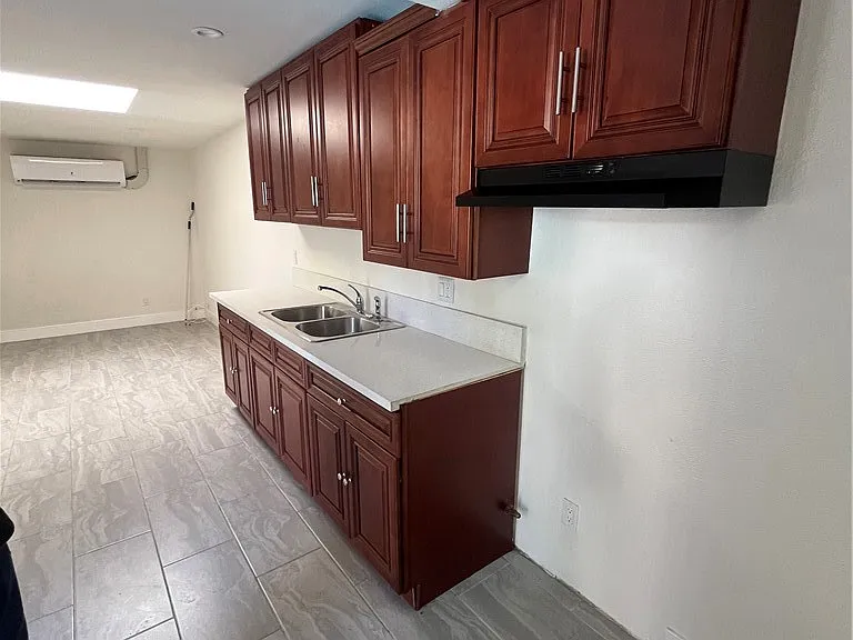 14409 Gundry Ave — Photo 10