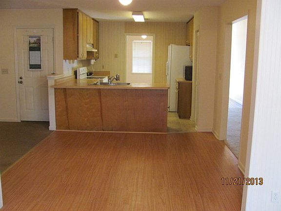 5th image of 106 Chatford Dr