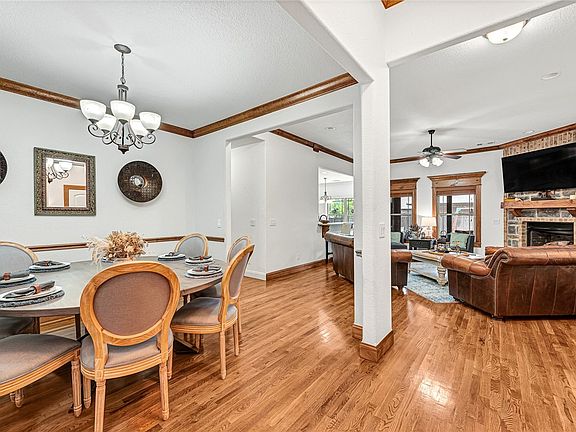 4th image of 1804 NE Steinbeck Dr