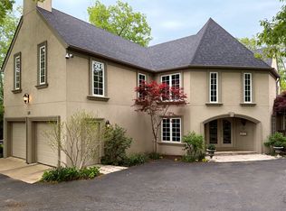 110 Lakewood Pl, Highland Park, IL 60035