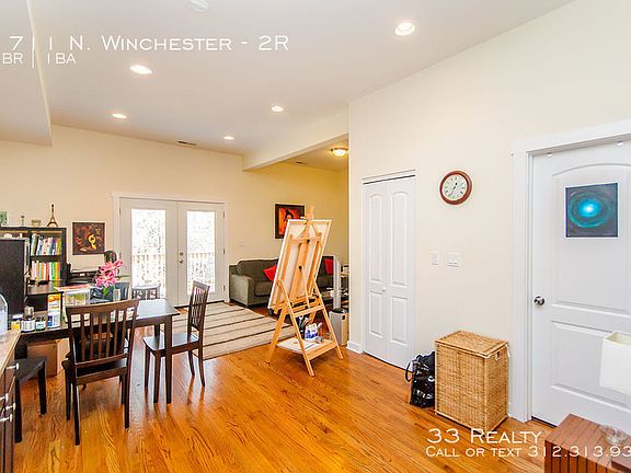 3rd image of 1711 N Winchester Ave APT 2R
