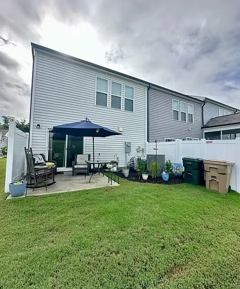 157 Woodford Reserve Ct — Photo 2