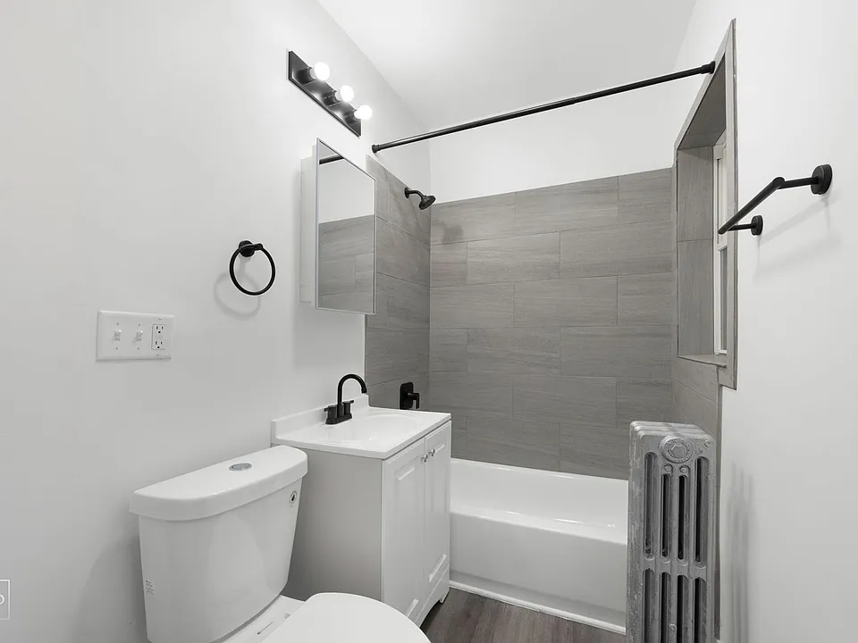 8101 S Drexel