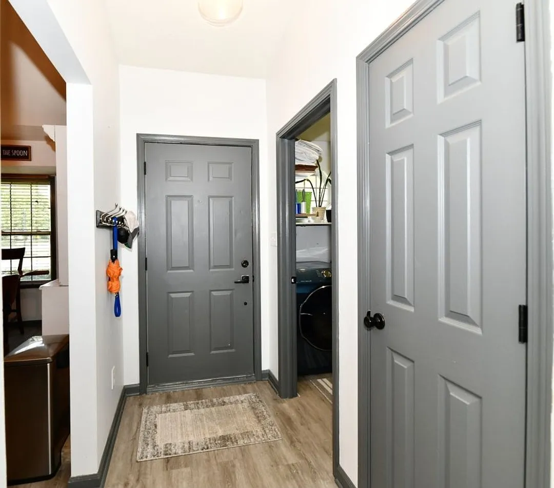 3 bed, 1252 sqft, $1,850 — Photo 3