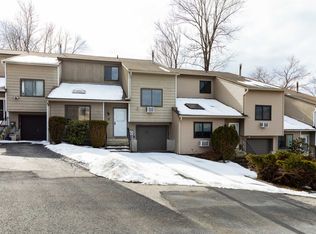 15 Laurel Ct, Fishkill, NY 12524