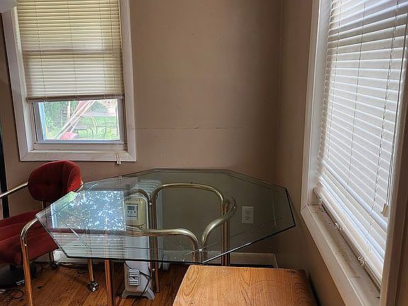 4th image of 47031 Jefferson Ave