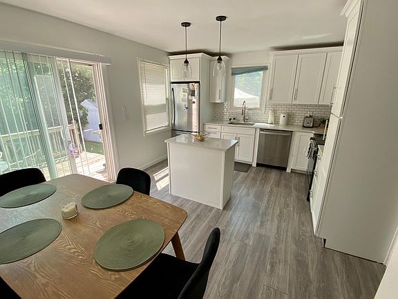 kitchen / dining area