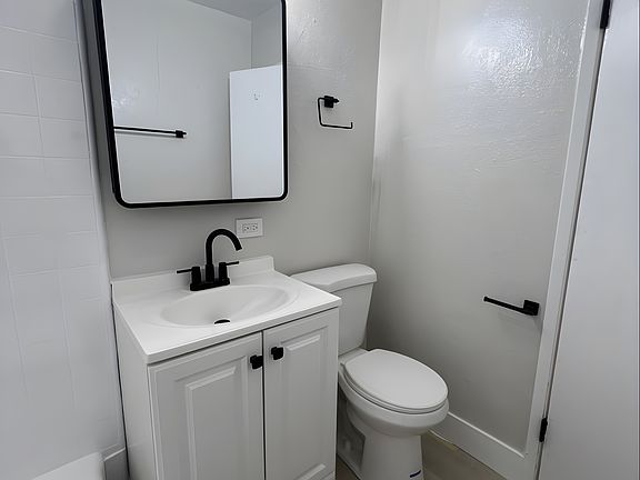2nd image of 230 E Hazel St APT 2