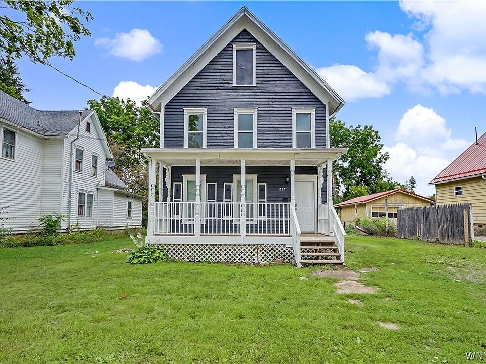 1st image of 817 Bishop St