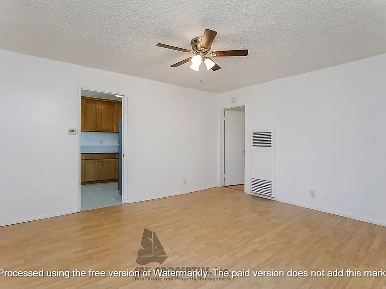 2513 E Tyler St — Photo 4