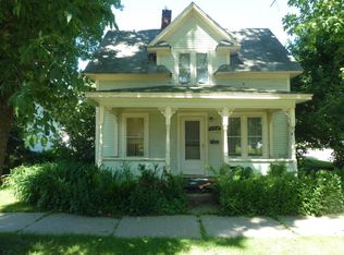 304 5th Ave SW, Jamestown, ND 58401