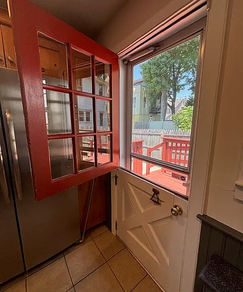 135 W Oakland Ave — Photo 6
