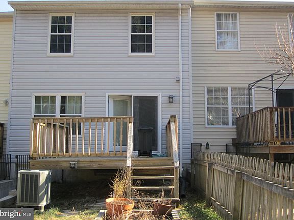 3rd image of 850 Ellicott Dr