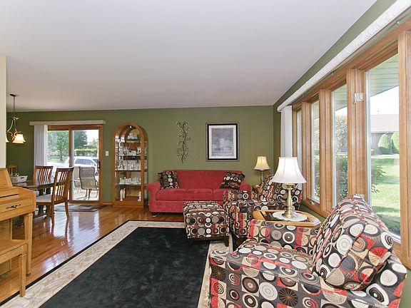 5th image of 17843 Maryland Ct