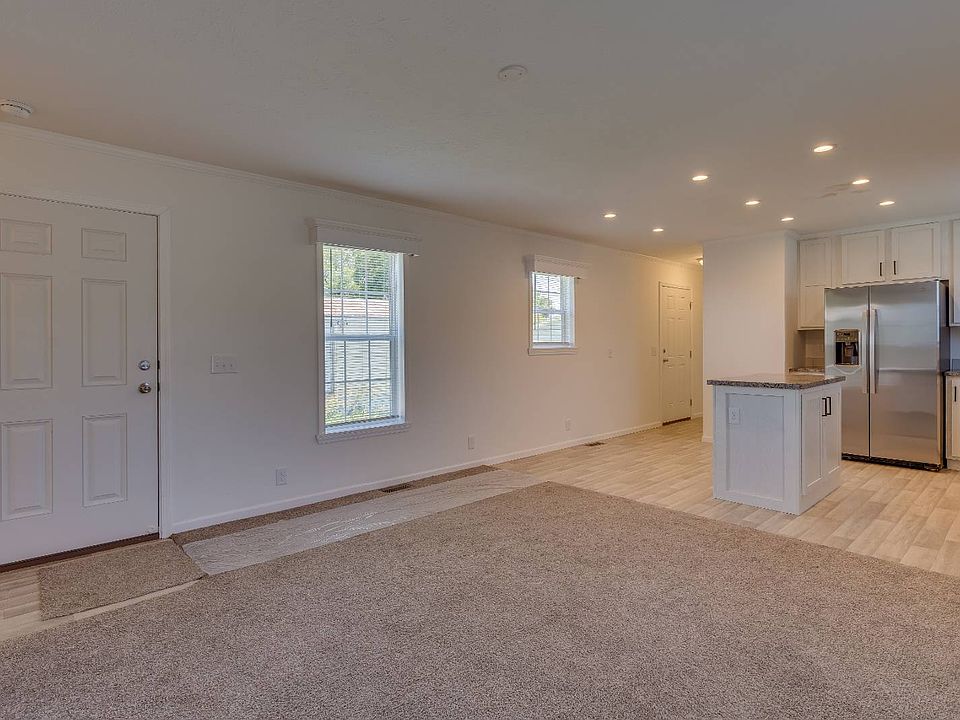 1st image of 140 Kingsway Dr