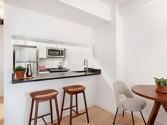 4th image of 200 E 87th St APT 8C