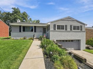 205 Van Doren Dr, Natrona Heights, PA 15065