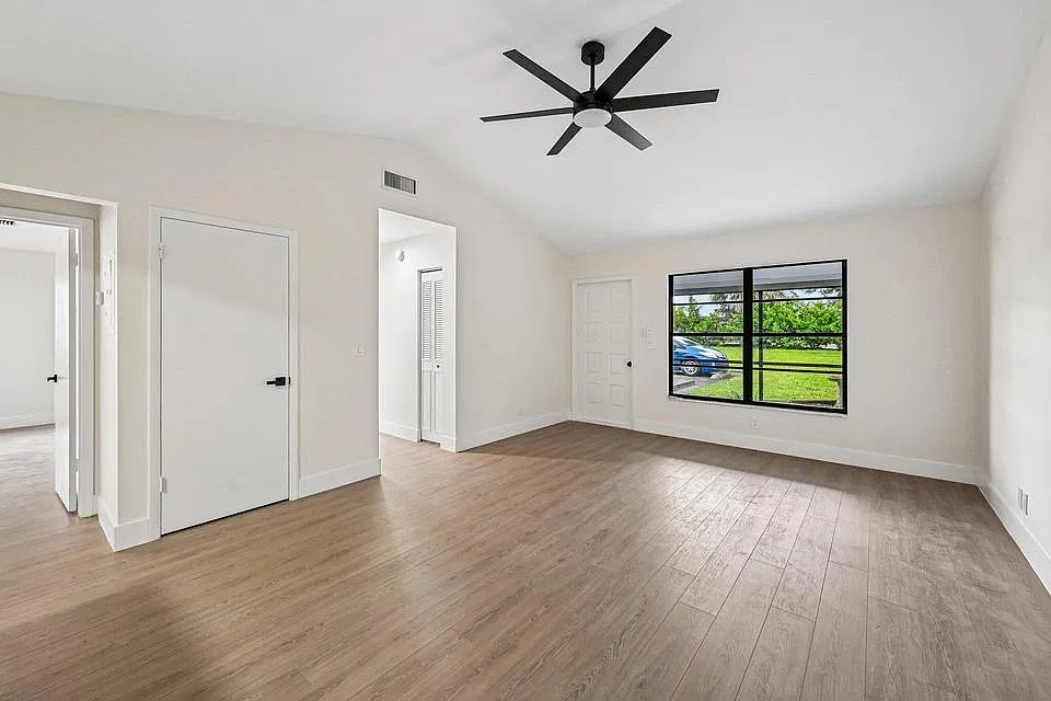 2 bed, 1029 sqft, $2,300 — Photo 4