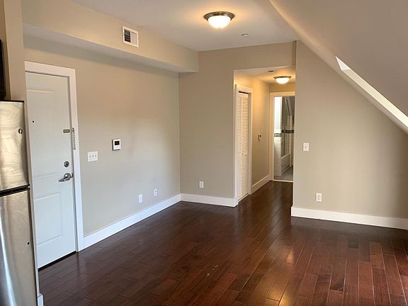 4th image of 78 Summit Ave APT 402