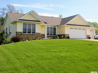 2611 Country Rdg, Muscatine, IA 52761