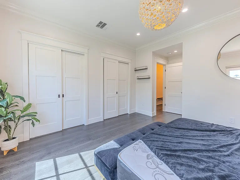 2150 S El Molino Ave — Photo 34