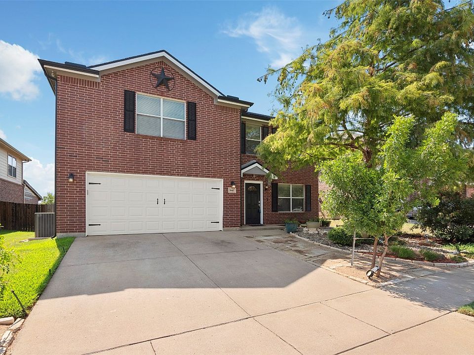 1st image of 940 Canary Dr