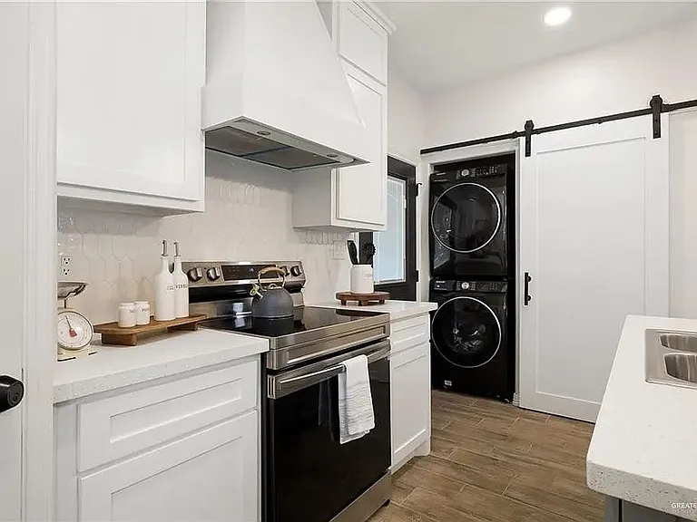 5904 Sandpiper Ave #2 — Photo 4