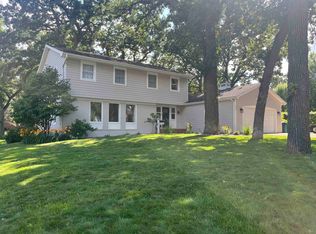 413 8th St, Spirit Lake, IA 51360