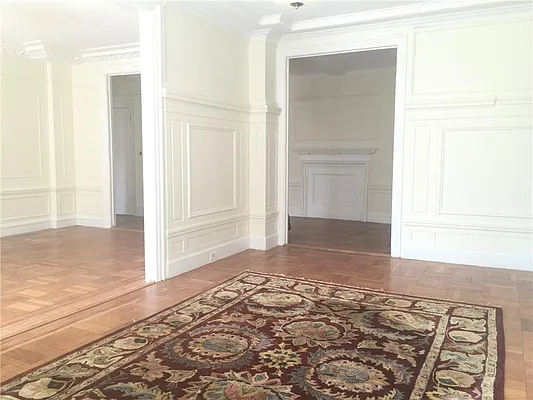 Rented by R New York | media 12