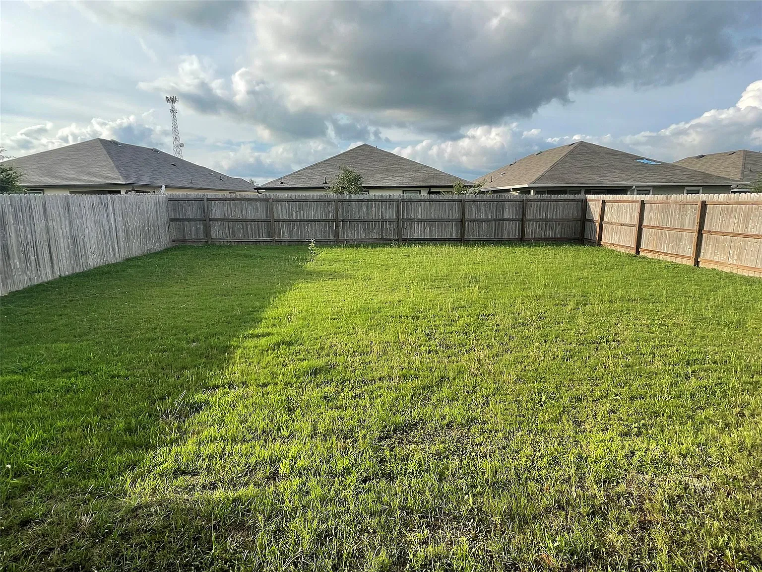 3 bed, 2.0 bath, 1263 sqft, $1,895 — Photo 4