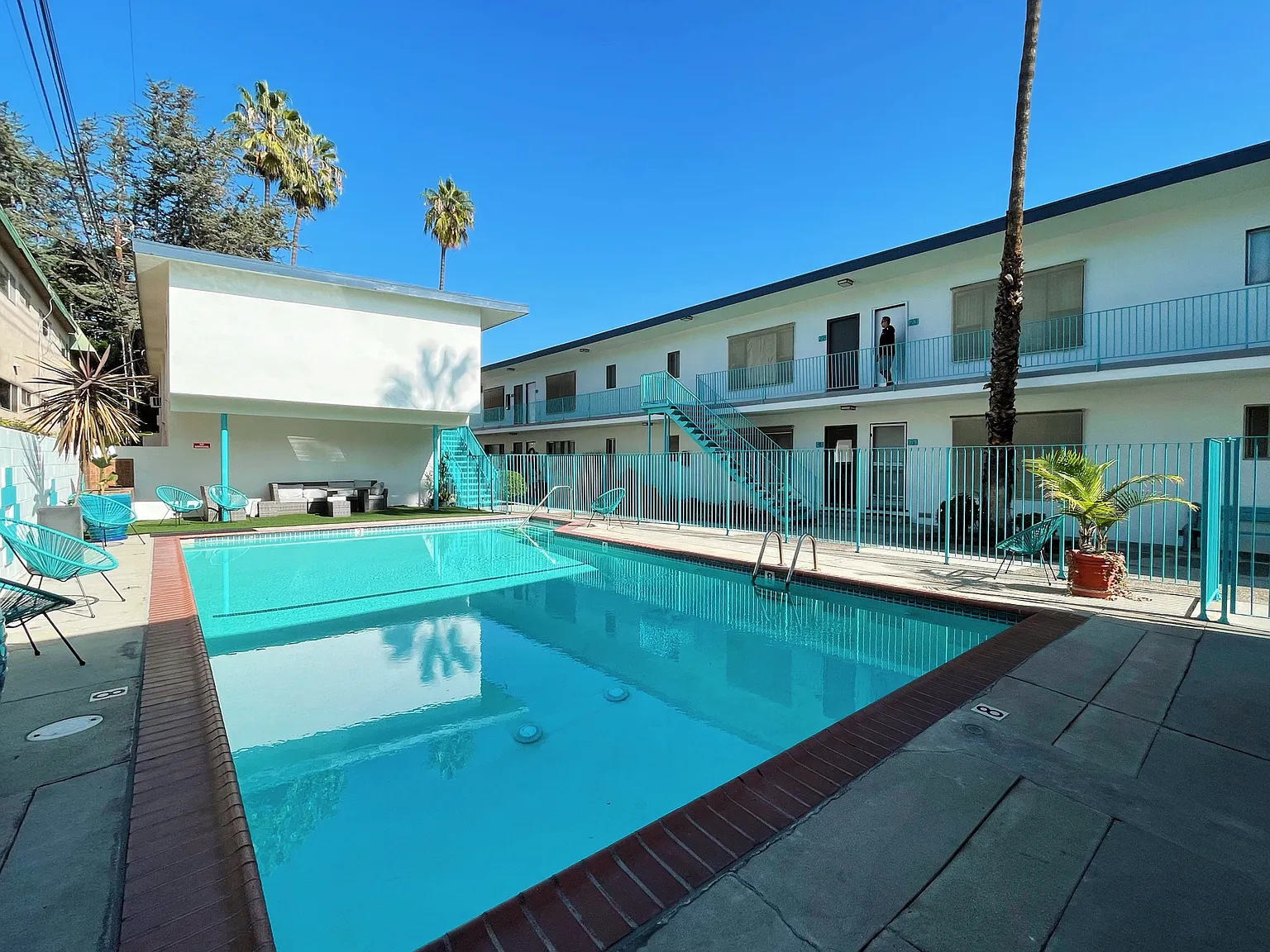 Tropicana — Photo 2