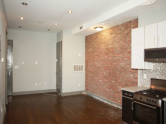 2nd image of 570 Hancock St #2B