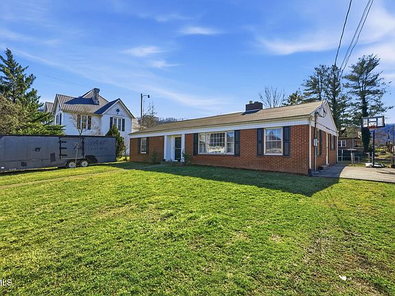 5th image of 213 Manville Rd